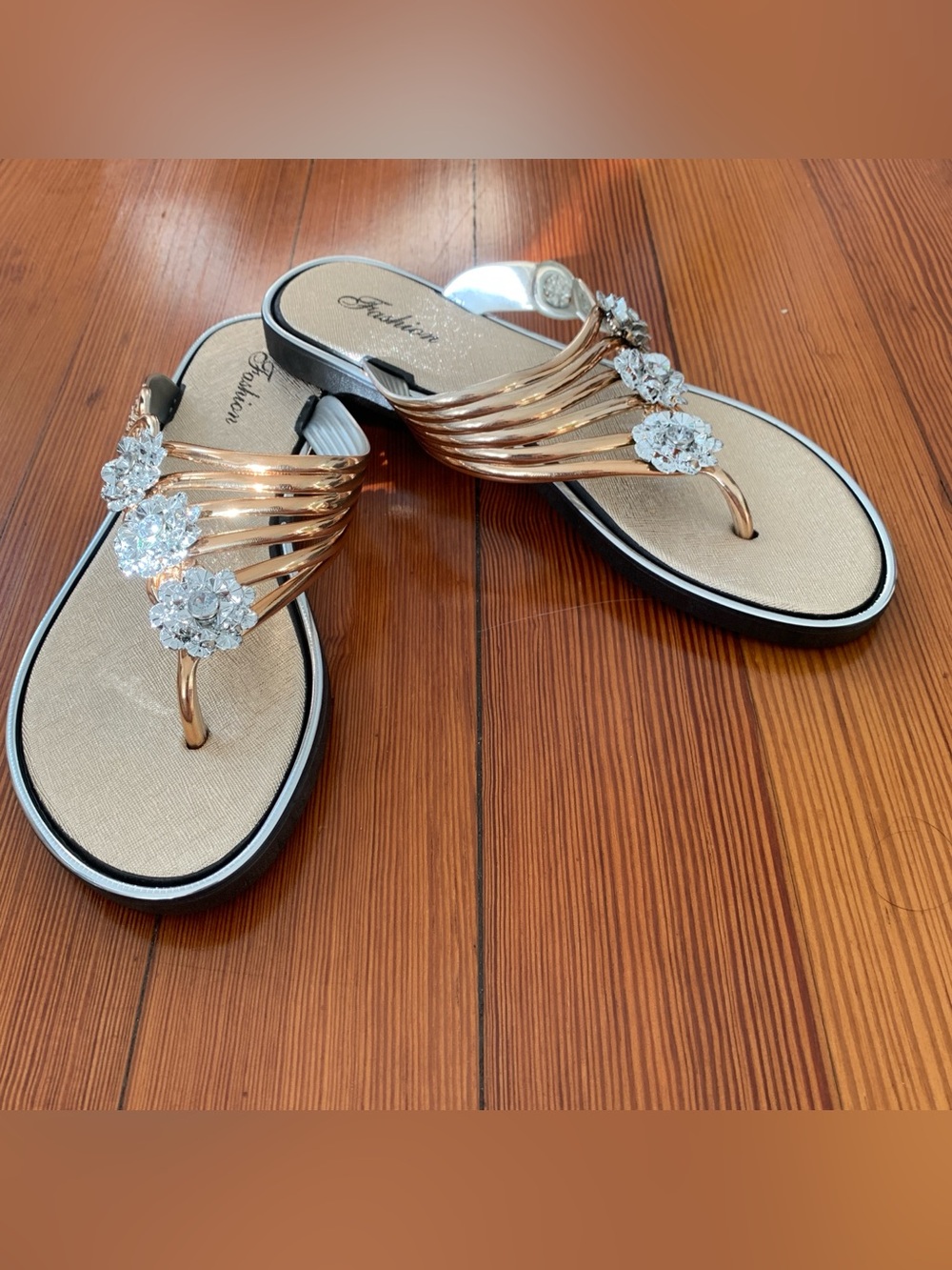 Fashion rhinestone flip flops with silver floral embellishments size 38 (US) 7